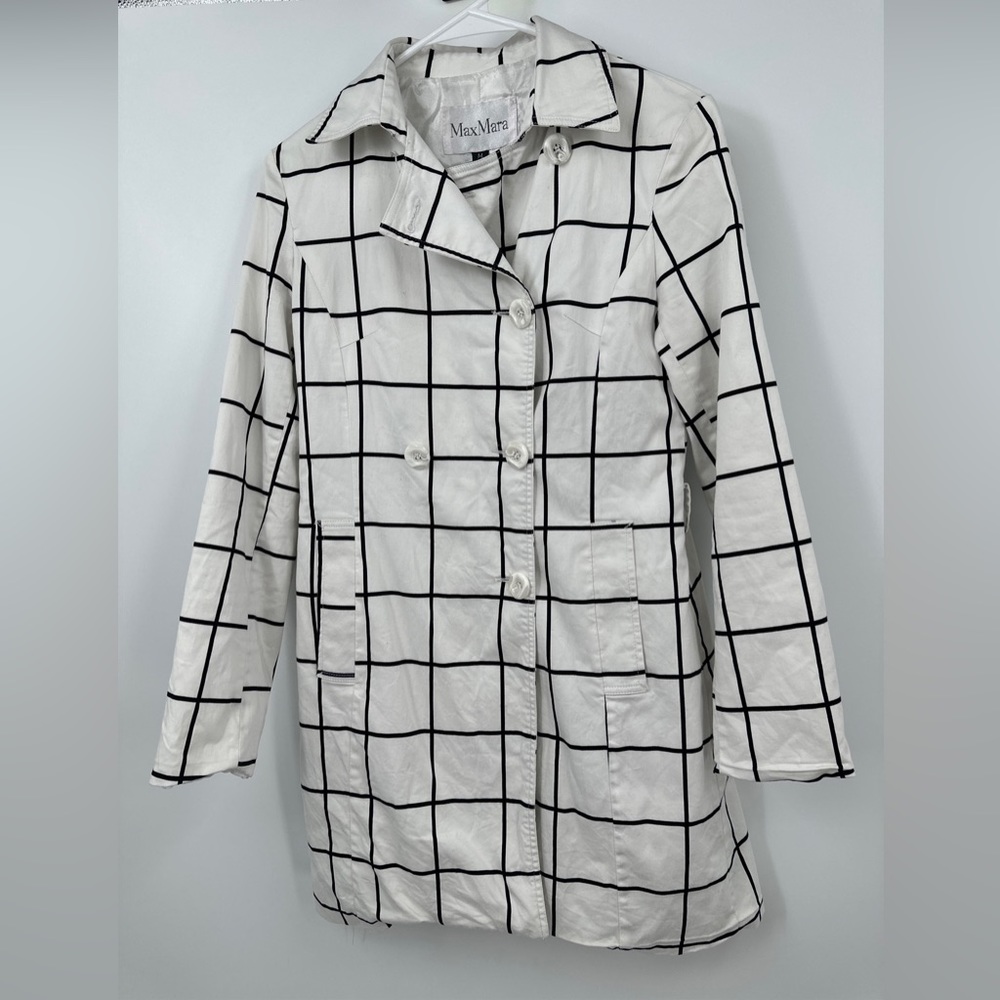 Max Mara Women’s Trench Coat Size L lined, side pockets
